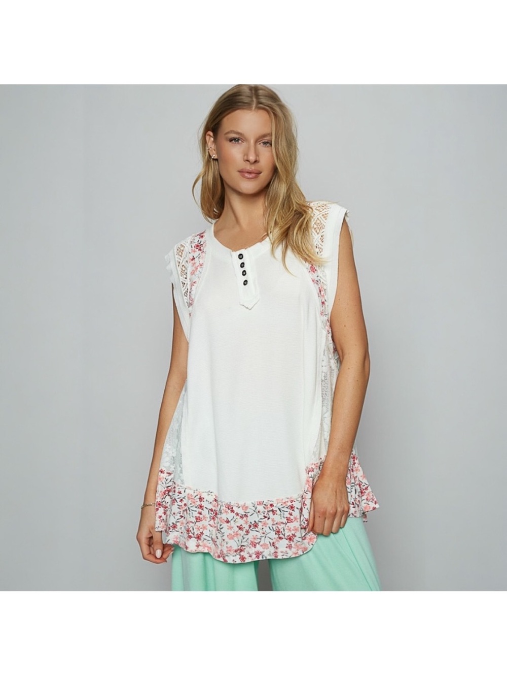 POL Floral Lace Contrast Round Neck Sleeveless Top Henley Tunic Large